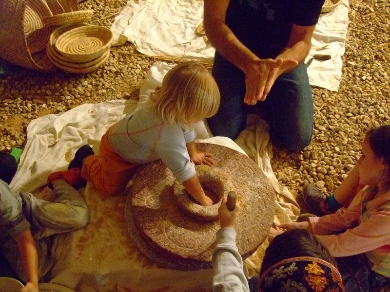 פעילות חוויתית העוקבת אחרי תהליך הכנת הקמח לפני עידן המכונה. נפגיש את הילדים עם הטכניקות והכלים המסורתיים ליצירת הקמח והלחם, 